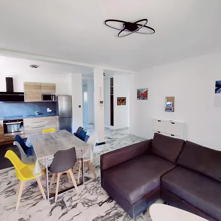 Upper - 3 Bedrooms - 8 People * 케인즈수르메르